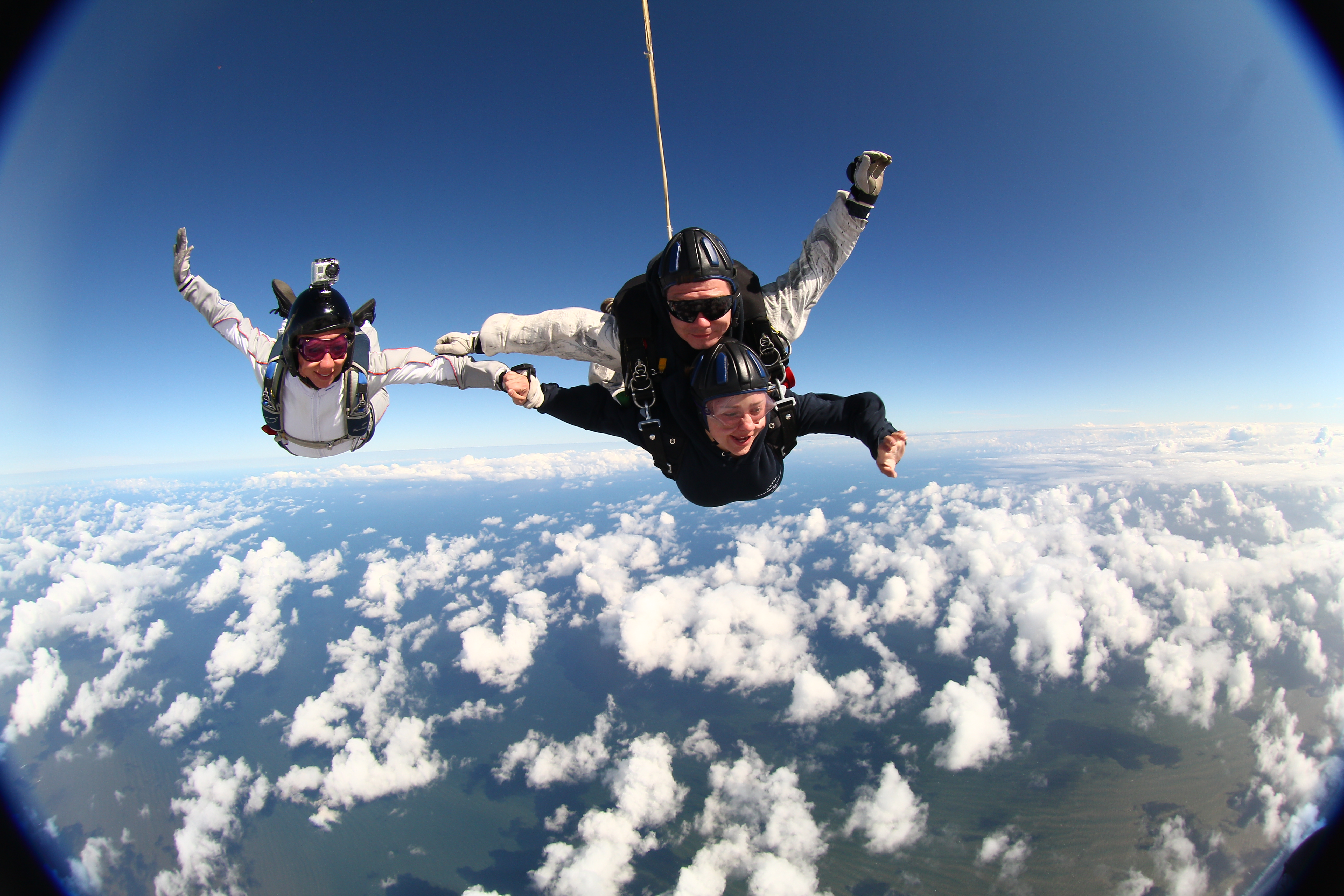 Tandemový seskok z letadla z výšky 4000 m - obrázek 2